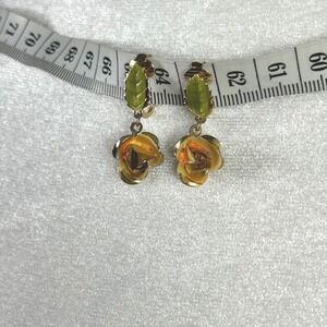 Vintage Enamel Yellow Flower Gold Toned Clip On Earrings‎